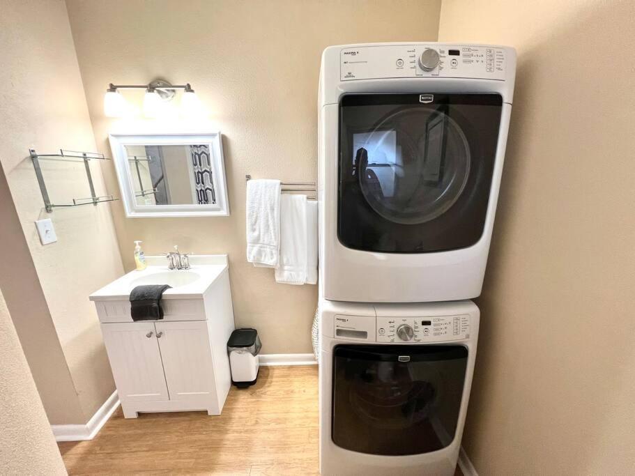 Central Private King Suit Washer Dryer 2 Miles To Hospital 윈터헤이븐 외부 사진